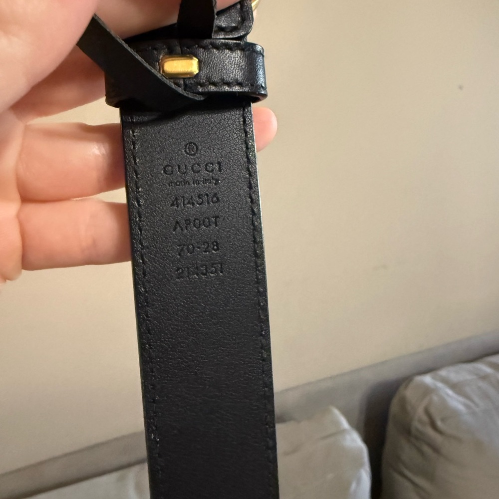 Gucci Women's Belt in Black with Gold GG Buckle - Picture 3 of 4